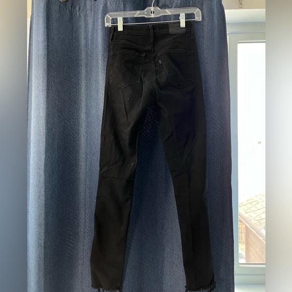 Levi’s 721 High-Rise Skinny Distressed Black Jeans 25 - Picture 2 of 4